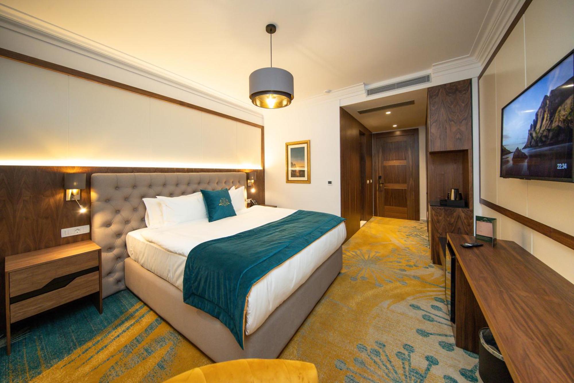 Grand Hotel Belushi Boge ภายนอก รูปภาพ