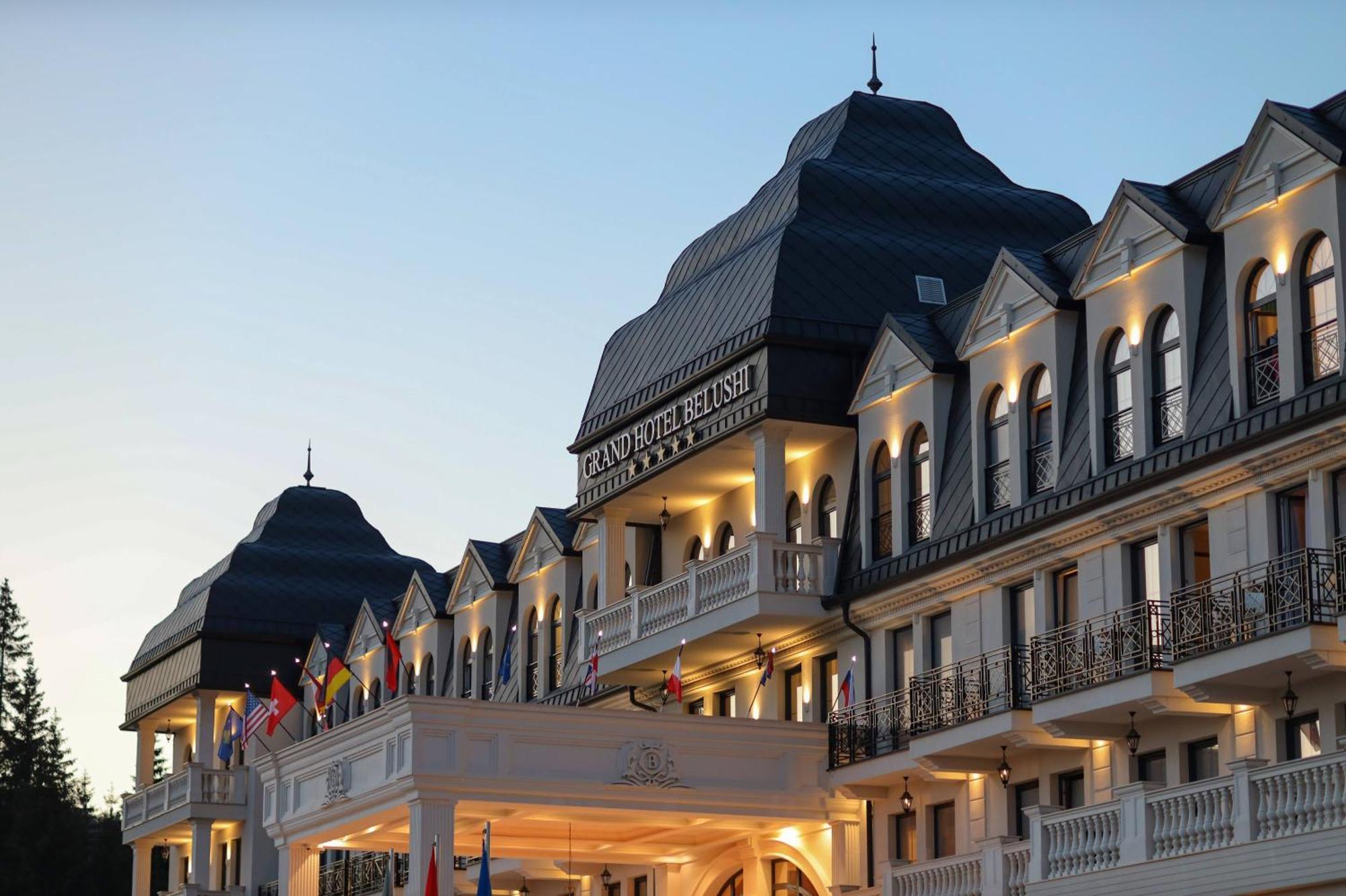 Grand Hotel Belushi Boge ภายนอก รูปภาพ