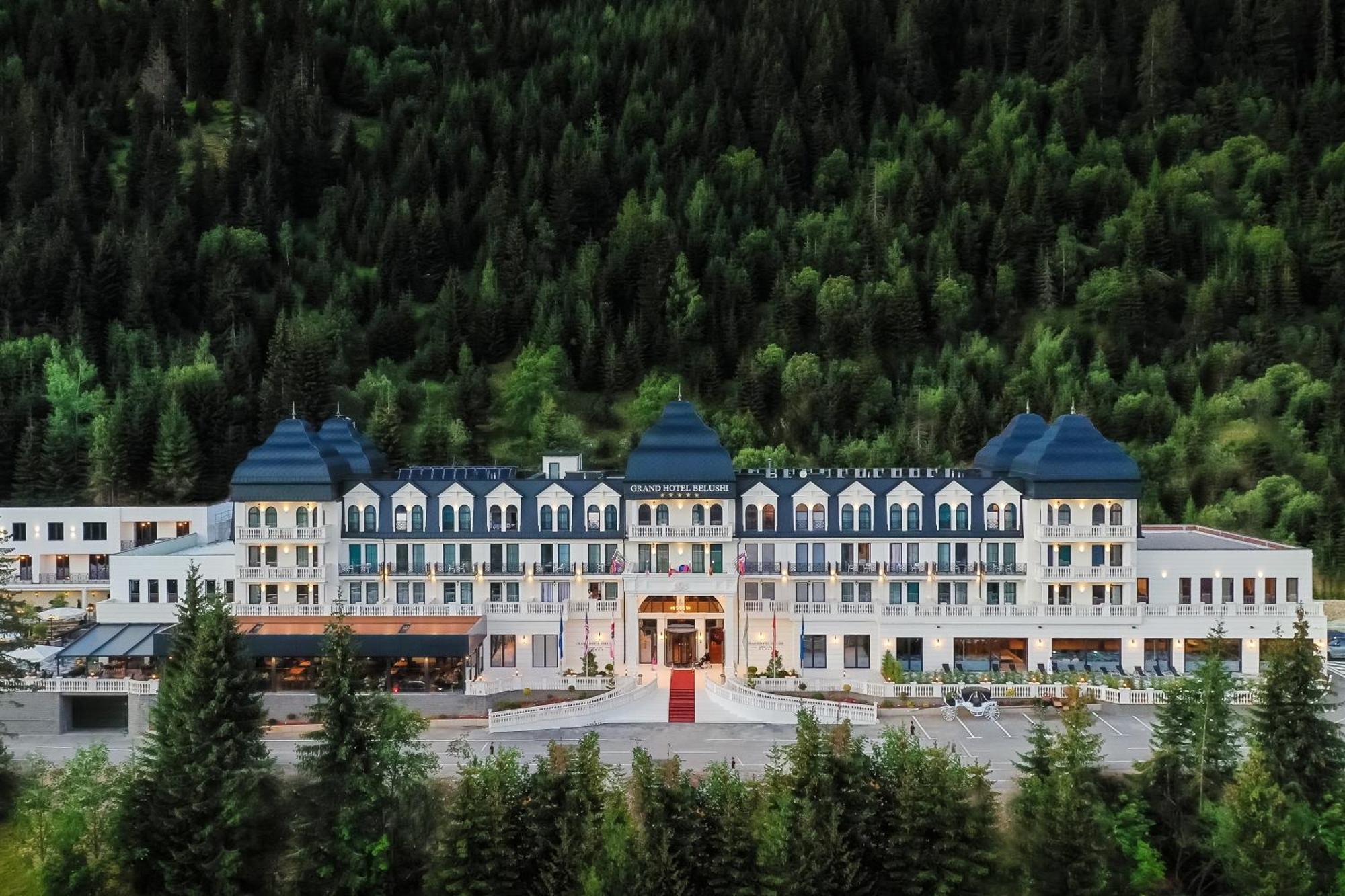 Grand Hotel Belushi Boge ภายนอก รูปภาพ