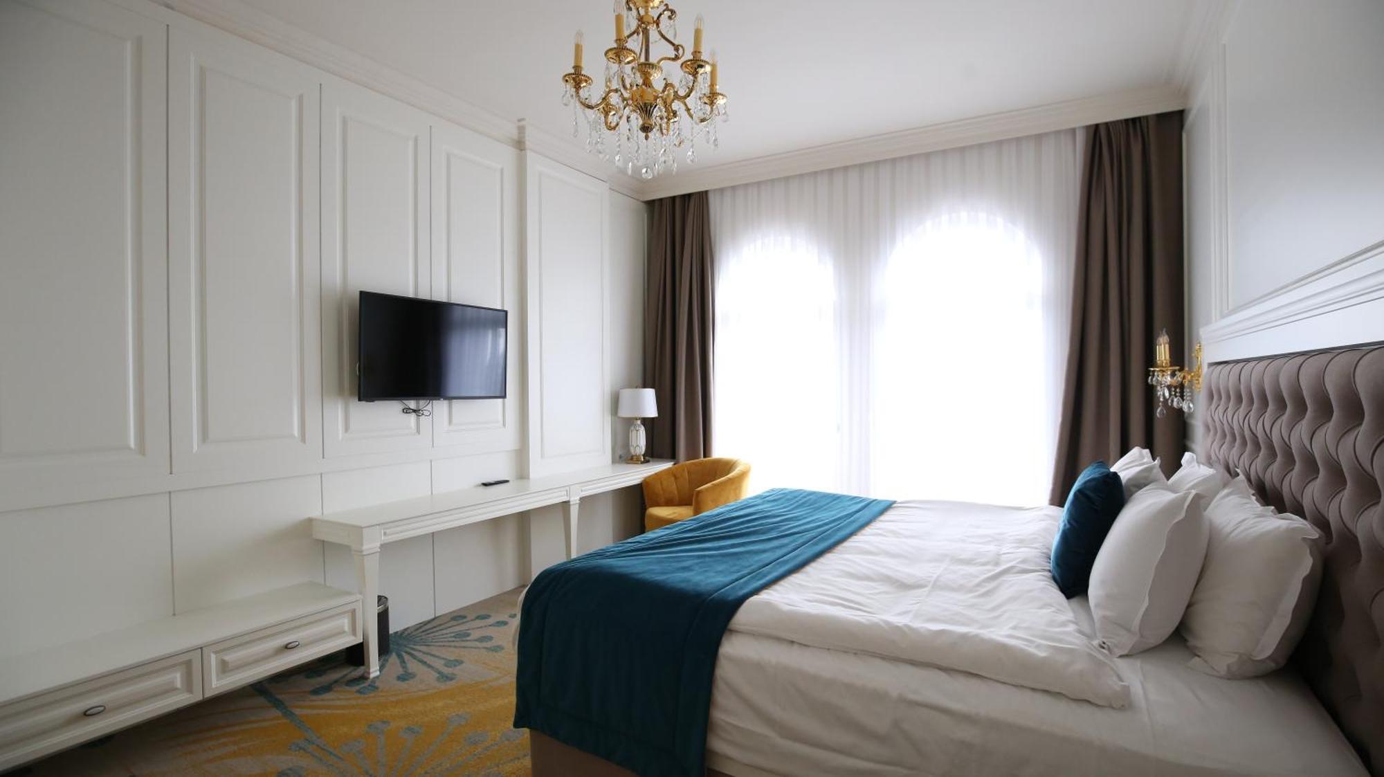 Grand Hotel Belushi Boge ภายนอก รูปภาพ
