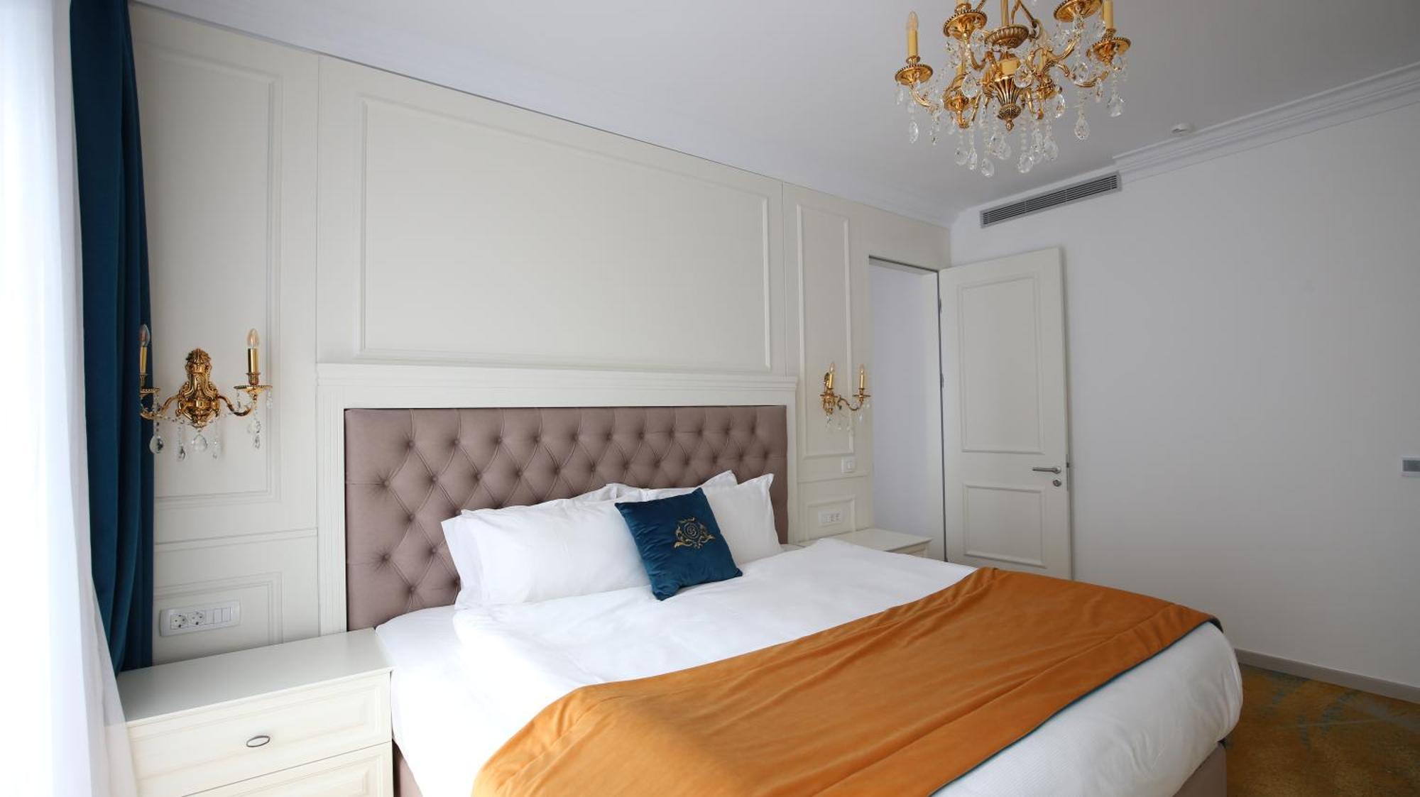Grand Hotel Belushi Boge ภายนอก รูปภาพ