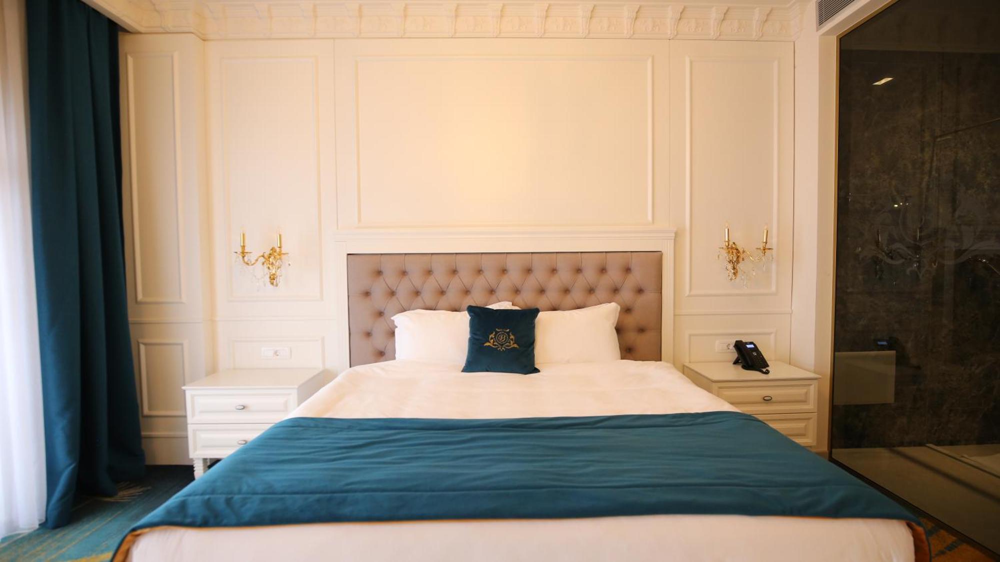 Grand Hotel Belushi Boge ภายนอก รูปภาพ