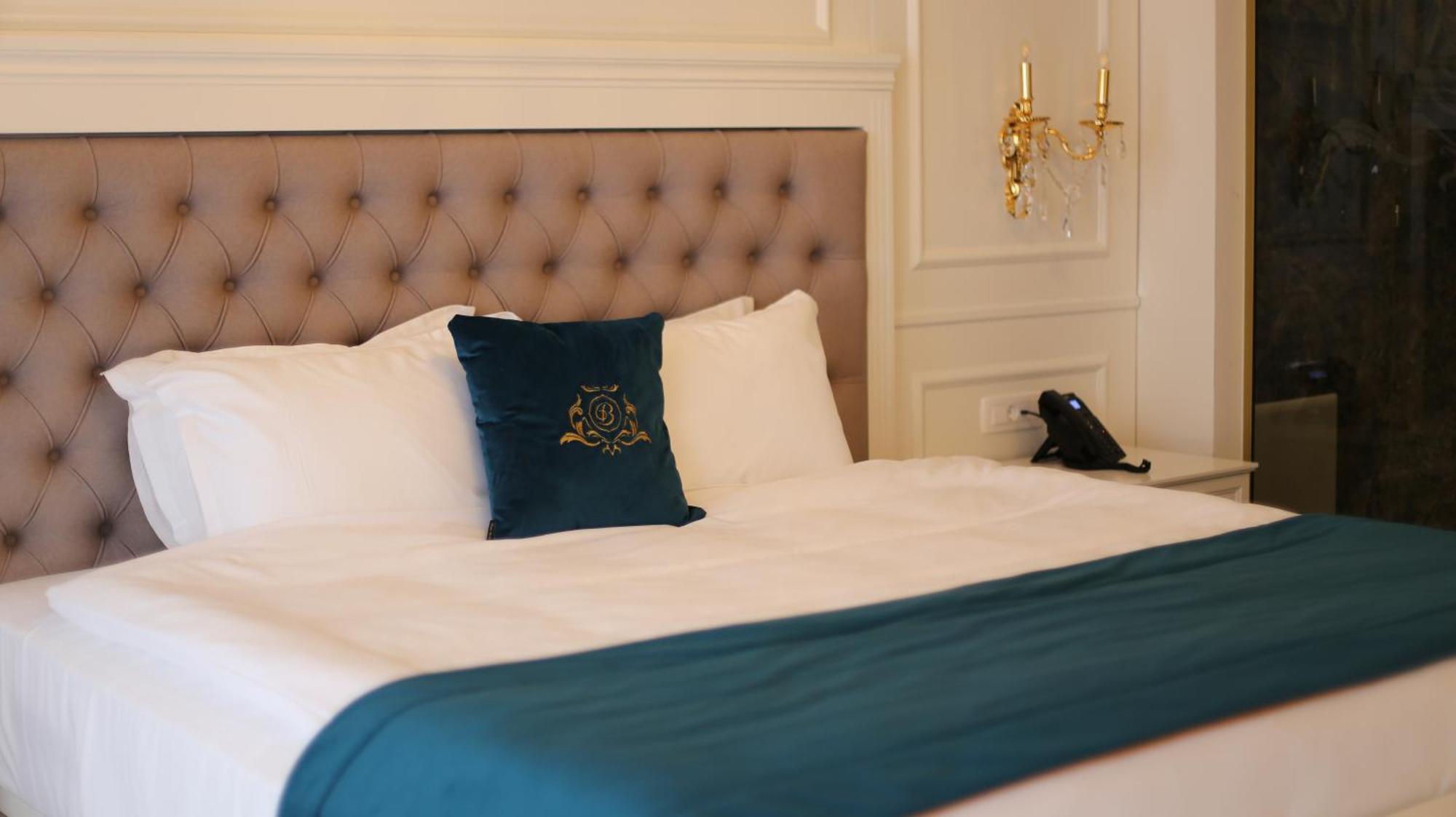 Grand Hotel Belushi Boge ภายนอก รูปภาพ