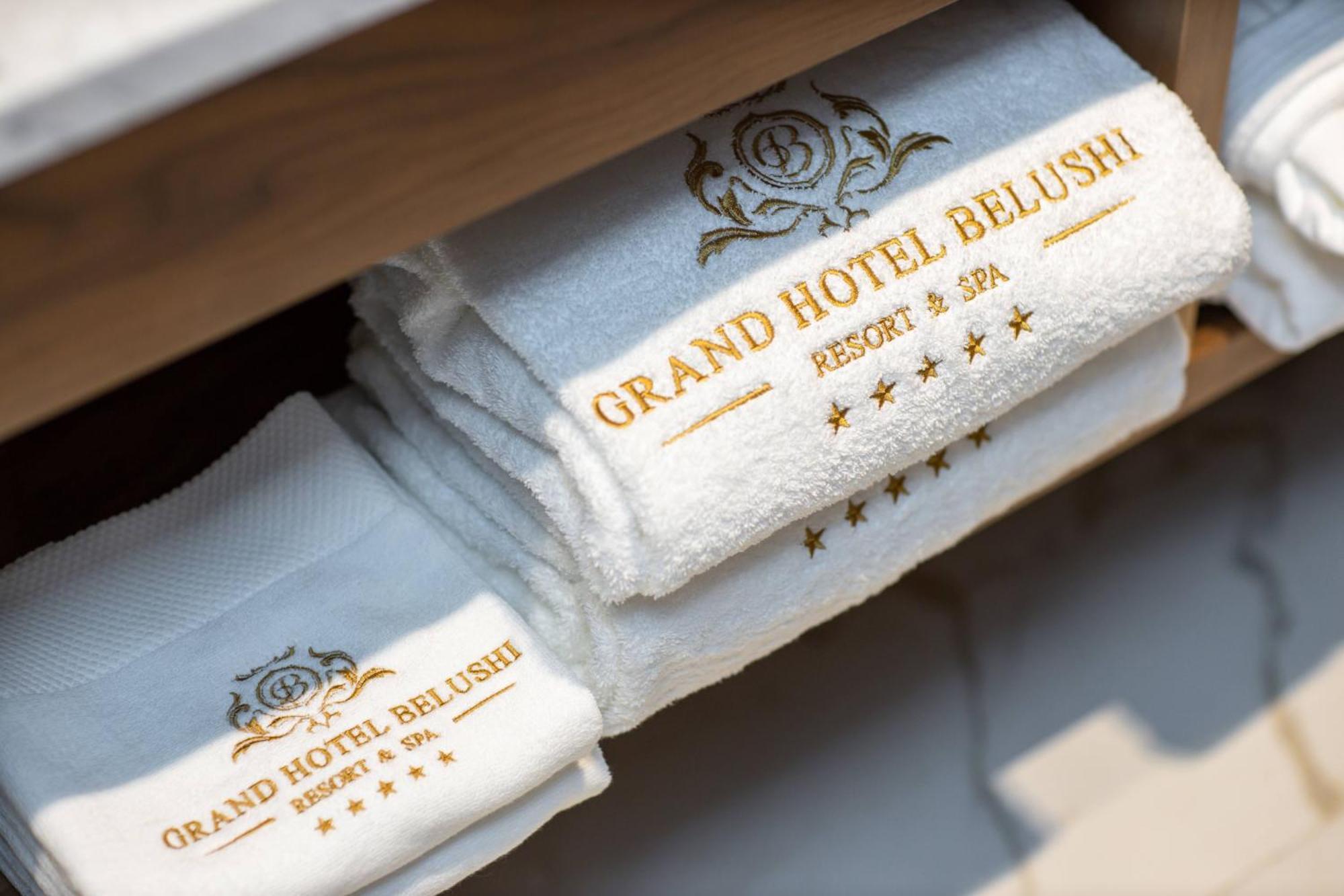 Grand Hotel Belushi Boge ภายนอก รูปภาพ