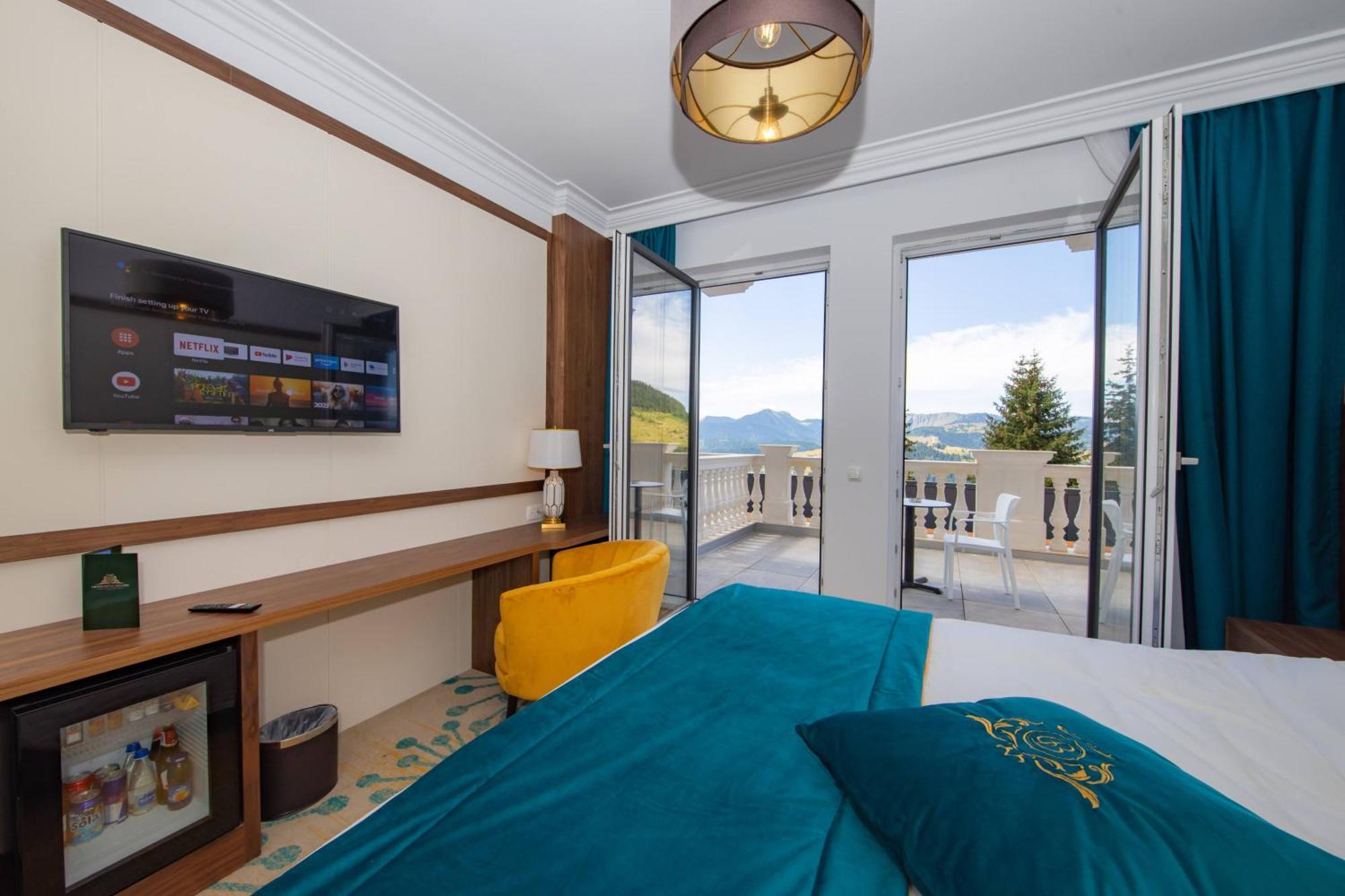 Grand Hotel Belushi Boge ภายนอก รูปภาพ