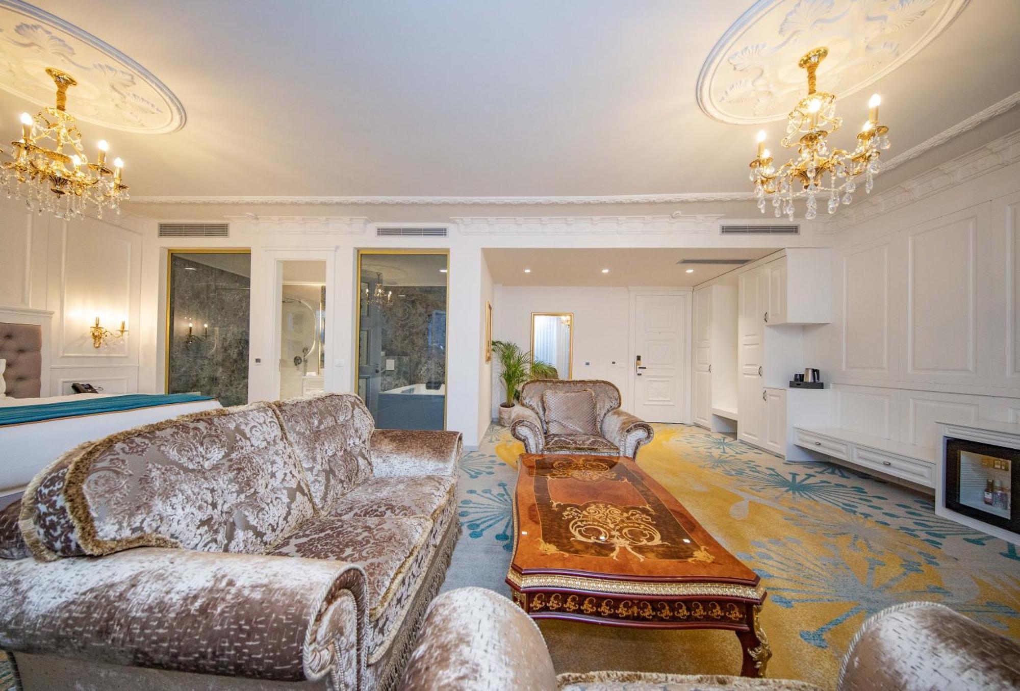 Grand Hotel Belushi Boge ภายนอก รูปภาพ