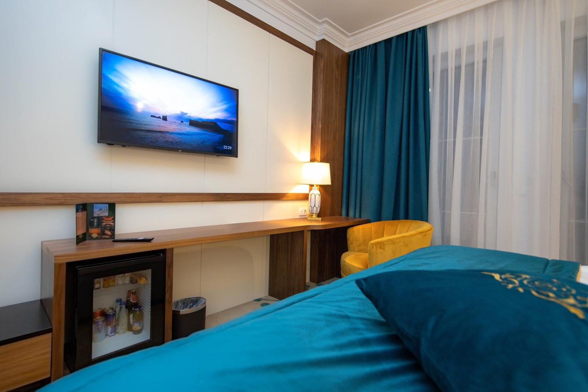 Grand Hotel Belushi Boge ภายนอก รูปภาพ