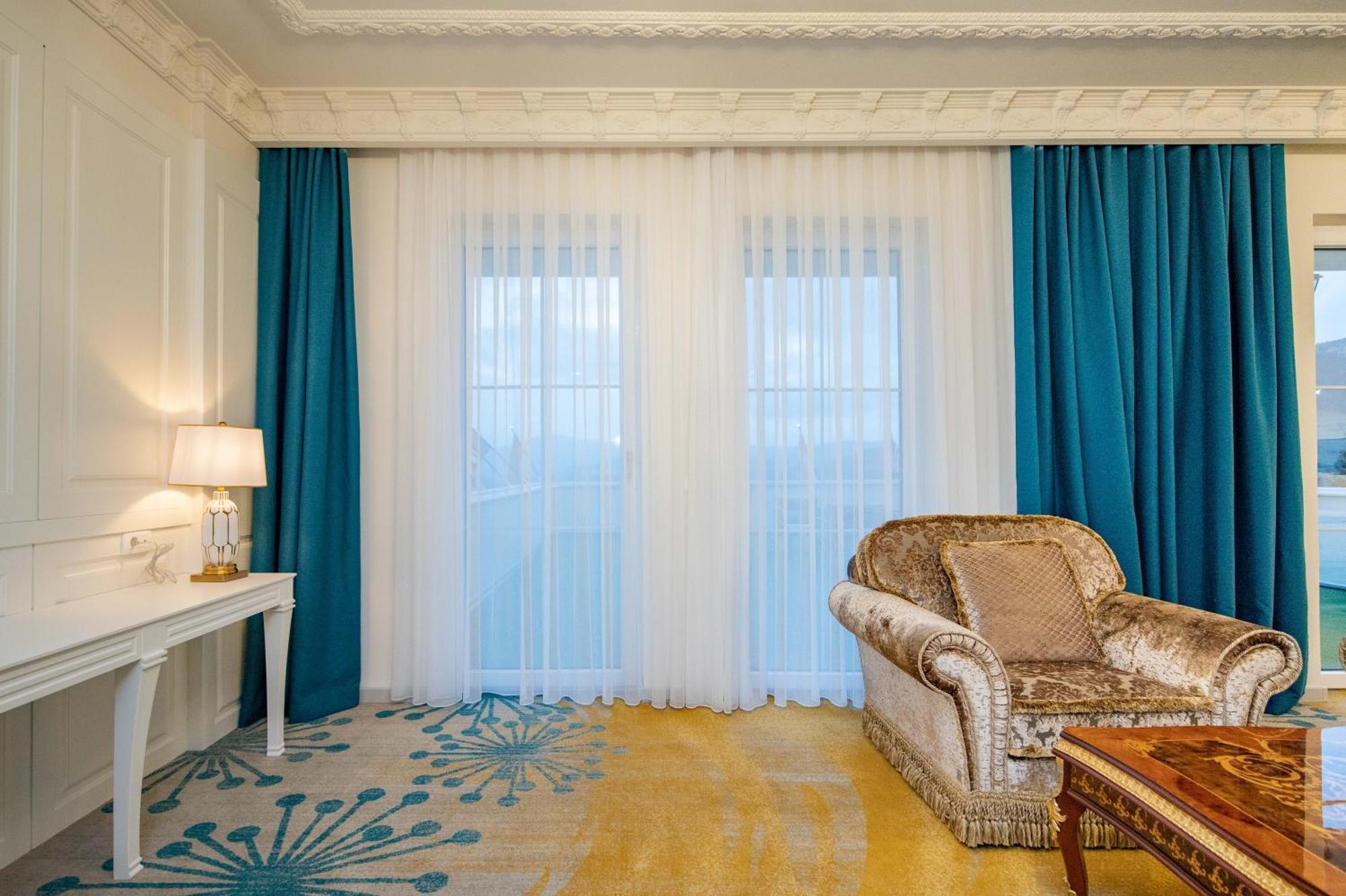 Grand Hotel Belushi Boge ภายนอก รูปภาพ